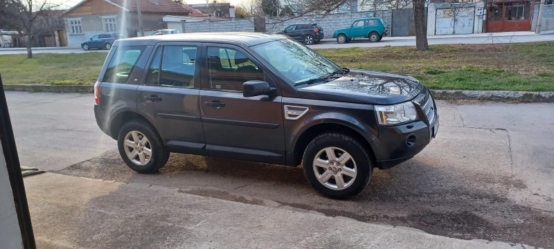 Land Rover Freelander 2.2 TD4, снимка 3 - Автомобили и джипове - 49332052