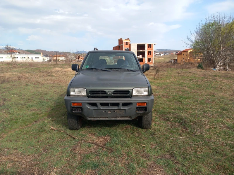 Nissan Terrano 4x4 бензин , снимка 1 - Автомобили и джипове - 49572230