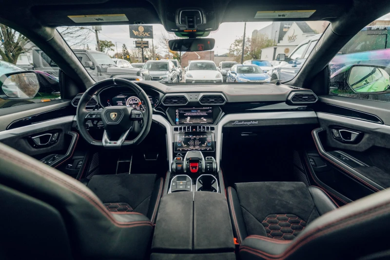Lamborghini Urus CERAMIC BRAKE* 360* B&O* 360* ALCANTARA* ОБДУХ* AI, снимка 9 - Автомобили и джипове - 53036227