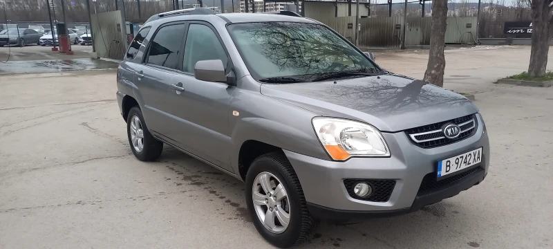 Kia Sportage Газ бензин климатроник, снимка 2 - Автомобили и джипове - 53487421