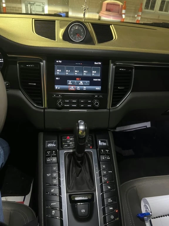 Porsche Macan * AWD 4dr * CARFAX * ЦЕНА ДО БГ, снимка 9 - Автомобили и джипове - 52776105