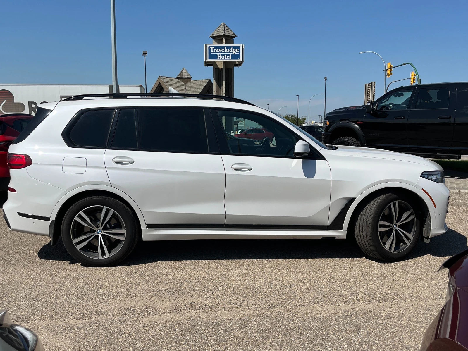 BMW X7 40I xDrive * ЦЕНА ДО БЪЛГАРИЯ * (CARFAX) - изображение 3