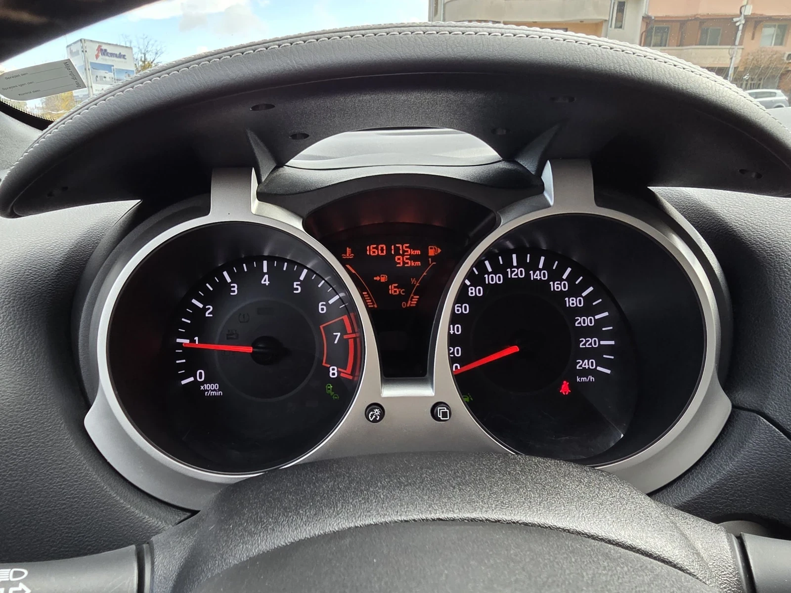 Nissan Juke TEKNA FULL EURO6 - изображение 10