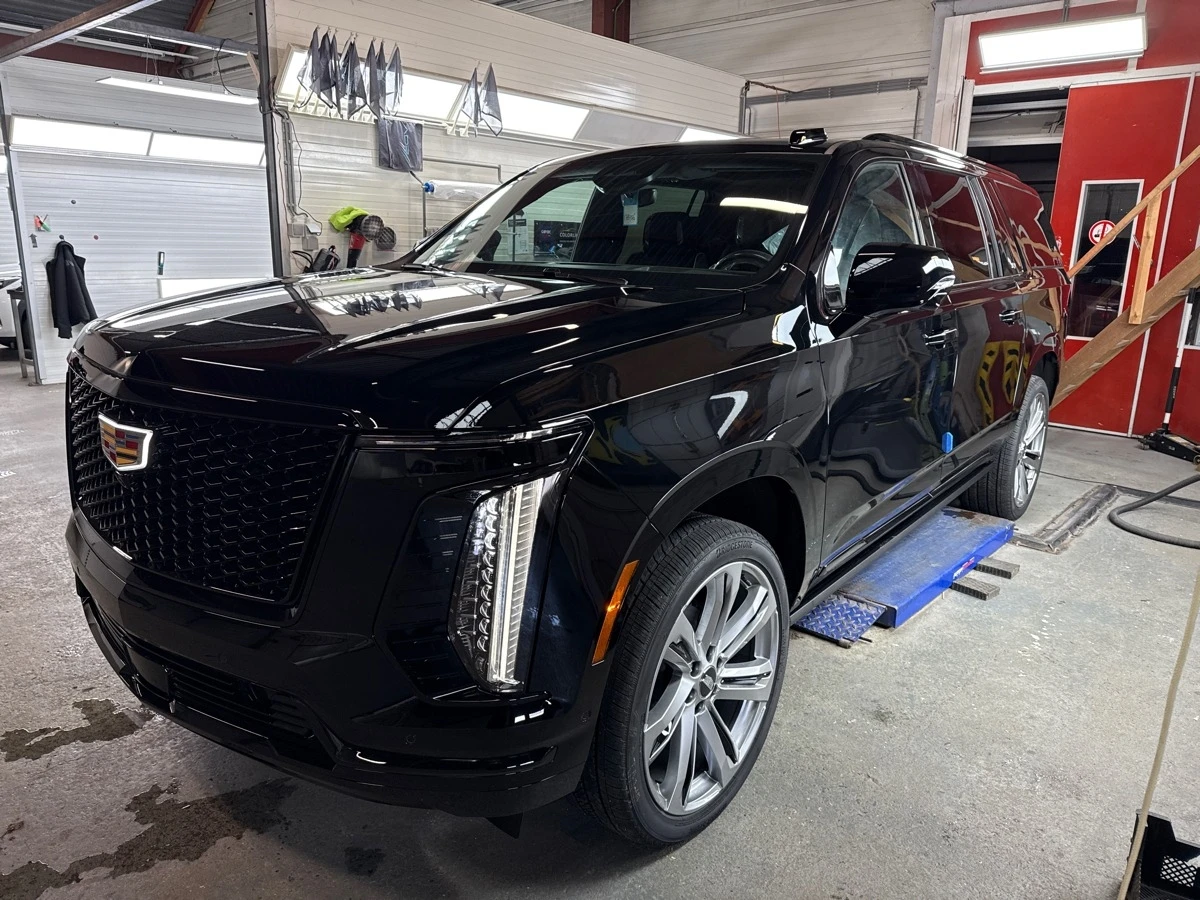 Cadillac Escalade ESV, ГАРАНЦИЯ, Месечна вноска от 1850  , снимка 2 - Автомобили и джипове - 54789485