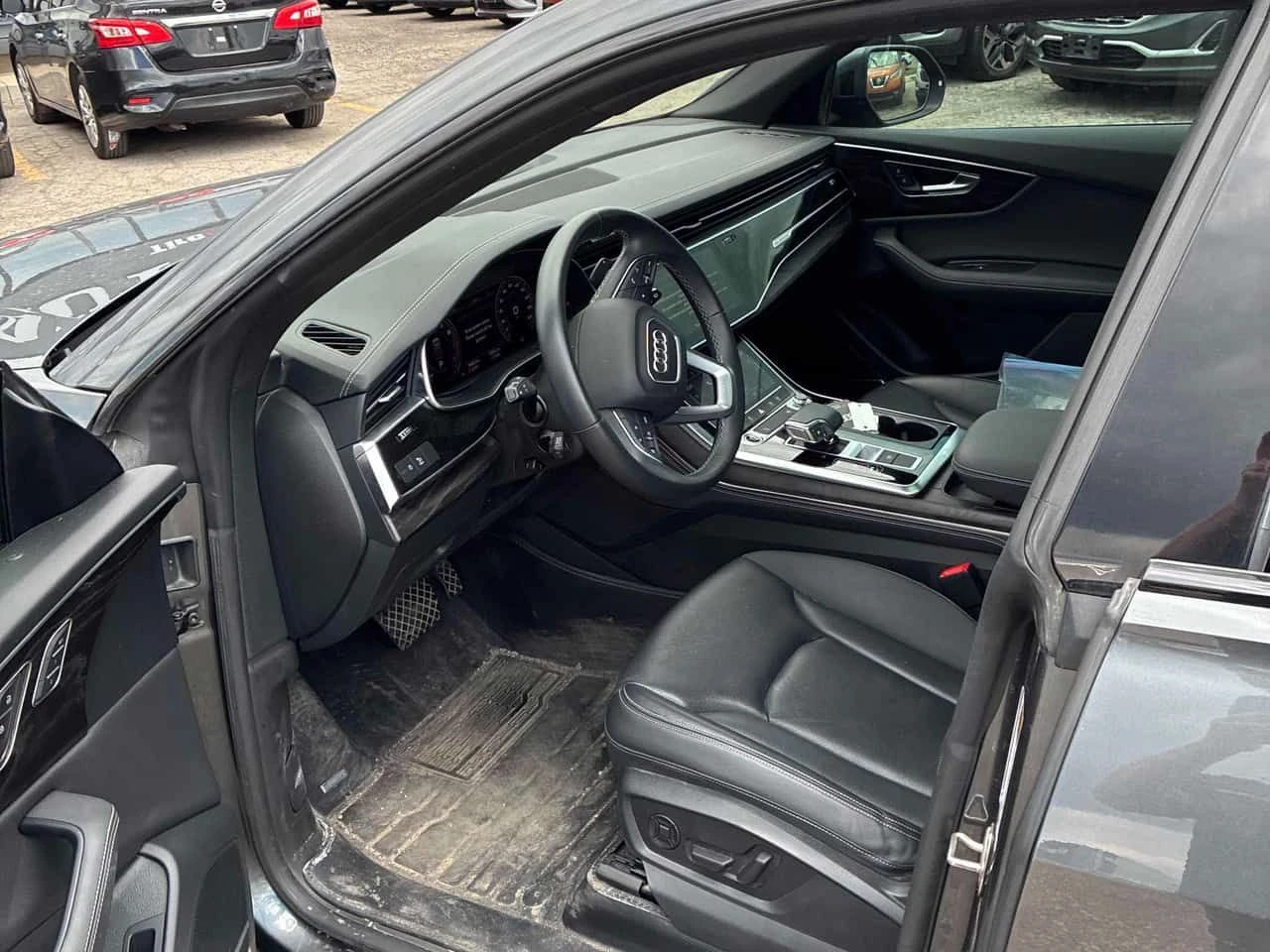 Audi Q8 * Progressiv 55 TFSI quattro * CARFAX * БЕЗ ПЪРВОН, снимка 5 - Автомобили и джипове - 55076462