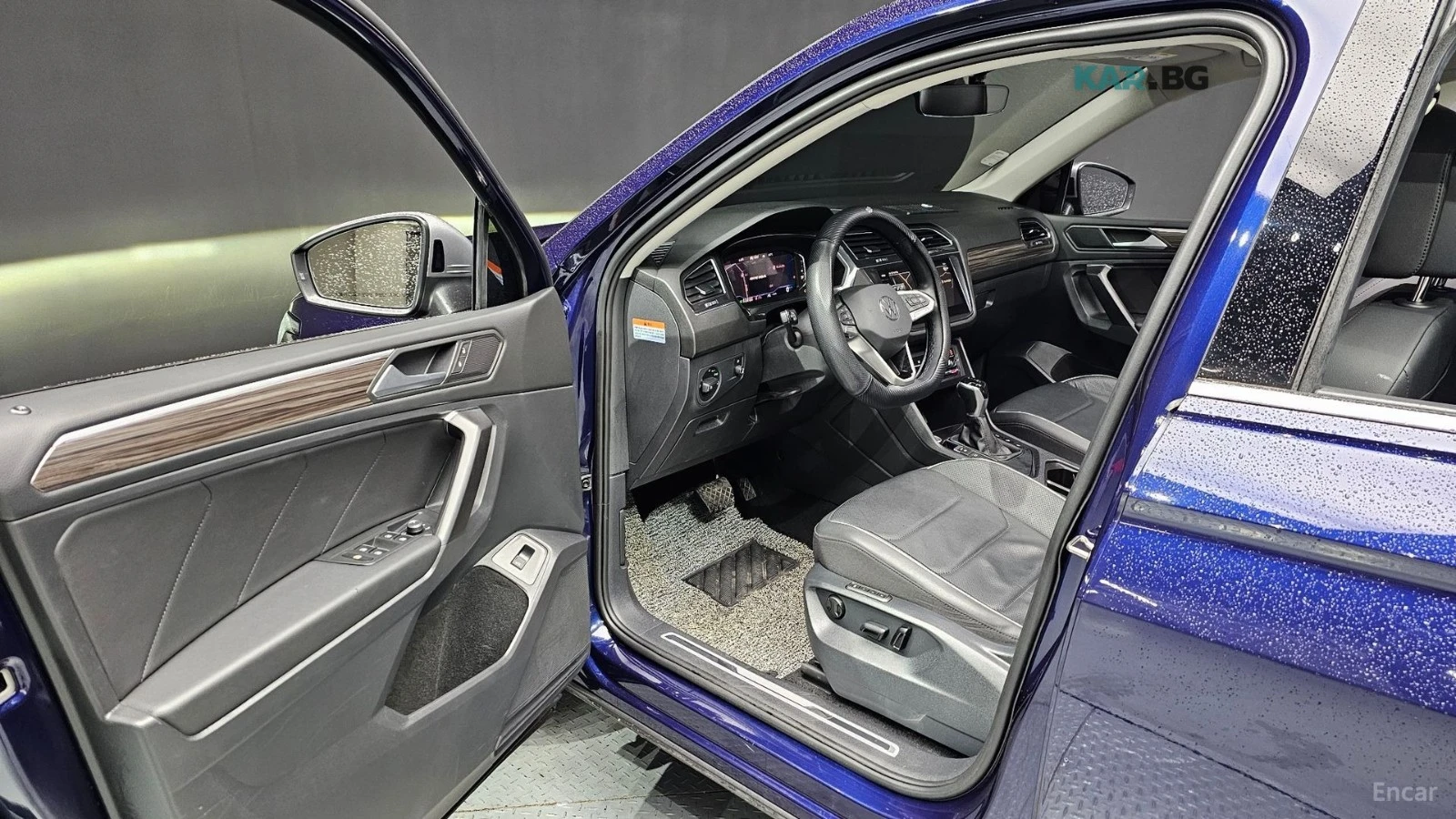 VW Tiguan * ALLSPACE* ПАНО* KEYLESS* Camera* ПОДГРЕВ* , снимка 11 - Автомобили и джипове - 55101651