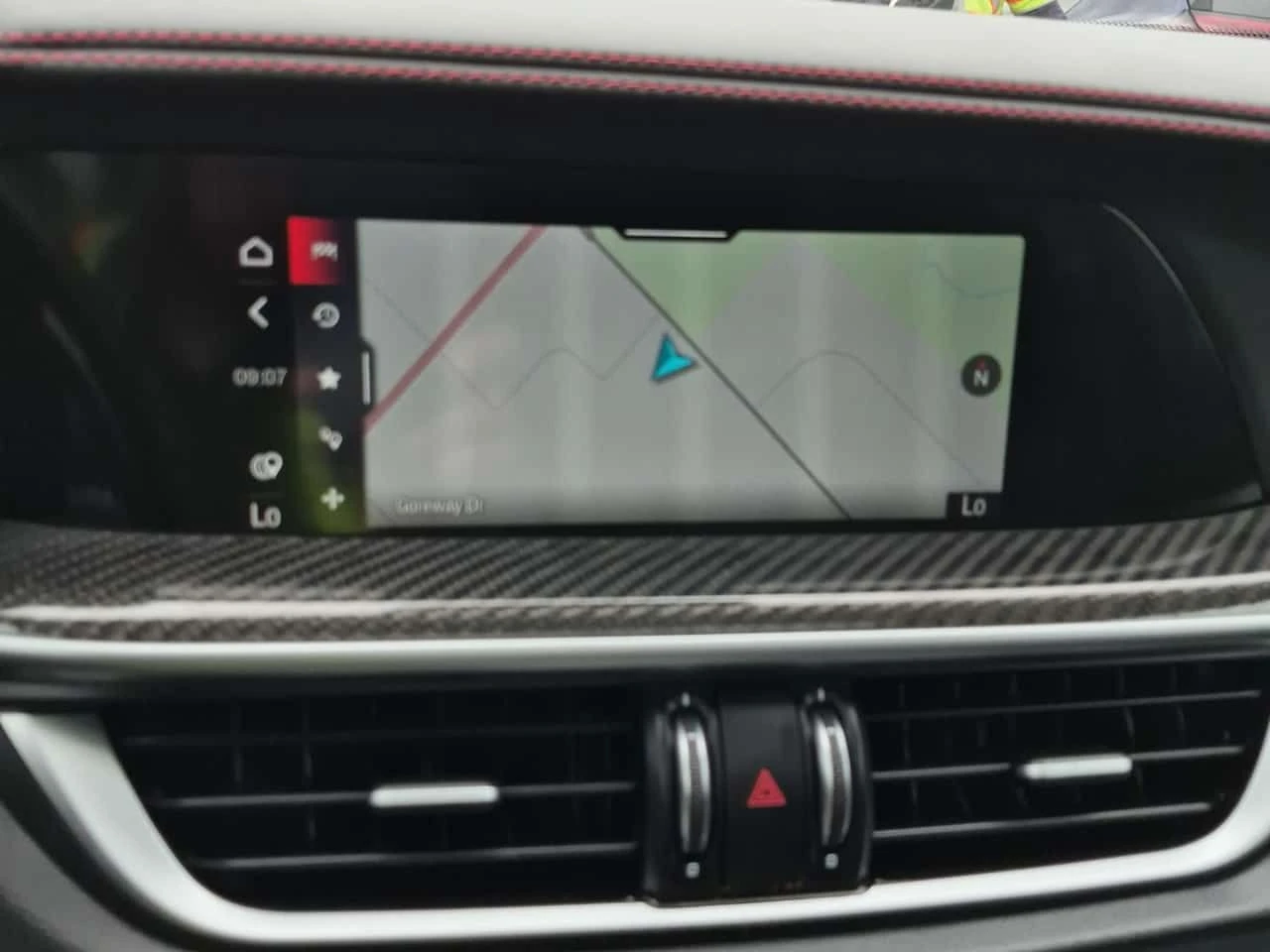 Alfa Romeo Stelvio * QUADRIFOGLIO* АВТОКРЕДИТ БЕЗ ПЪРВОНАЧАЛНА ВНОСКА, снимка 11 - Автомобили и джипове - 55441476