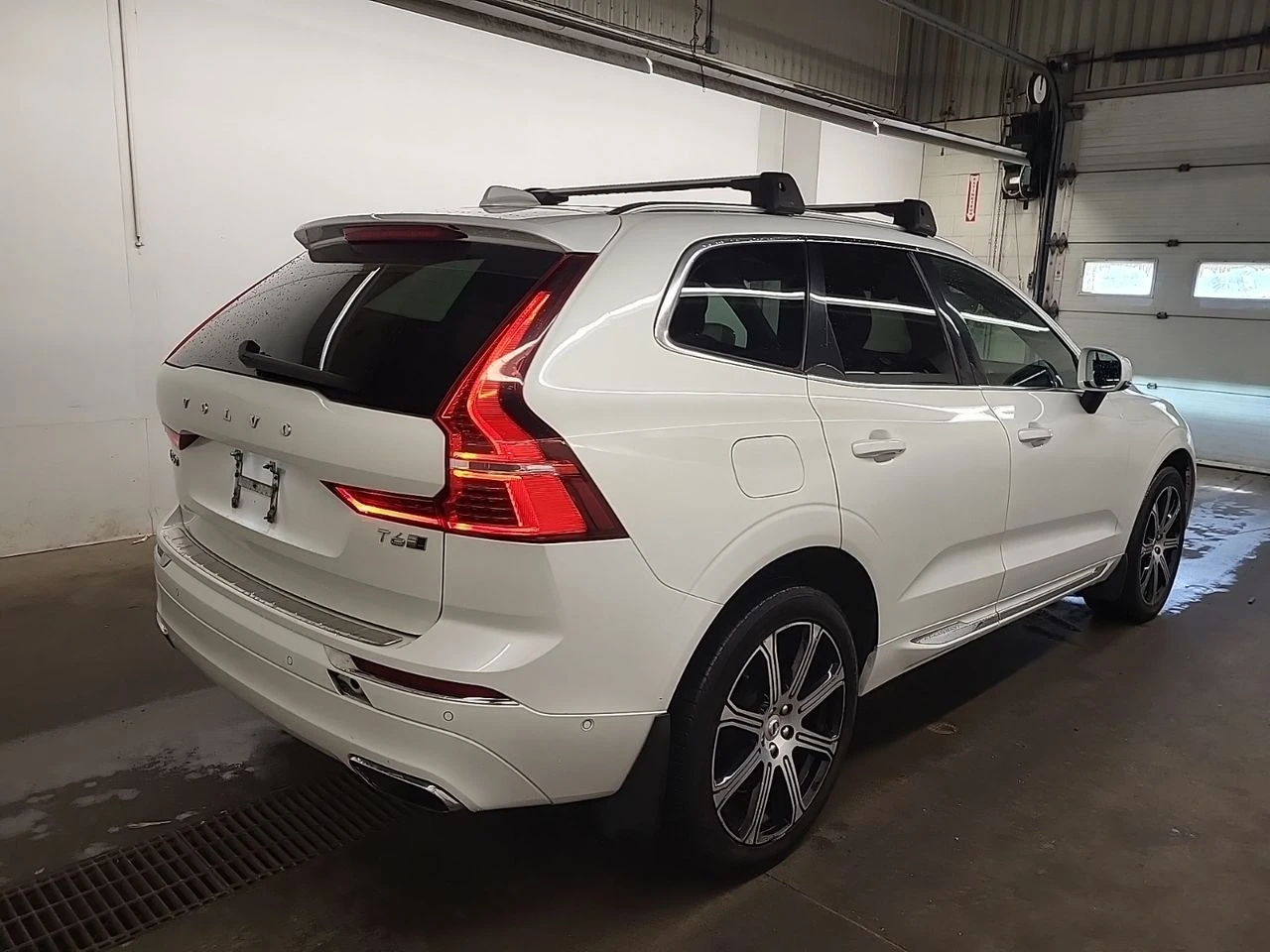Volvo XC60 INSCRIPTION, снимка 3 - Автомобили и джипове - 55729152