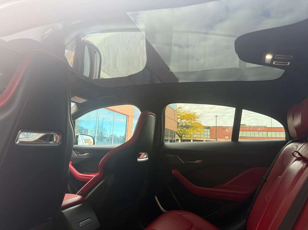Jaguar I-Pace FIRST EDITION, снимка 15 - Автомобили и джипове - 56528144