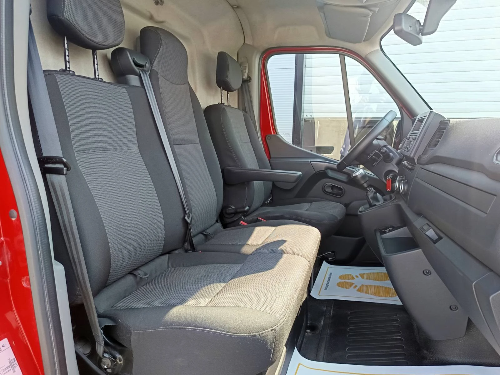 Renault Master 2.3dCi/136к.с./L2H2/ХЛАДИЛЕН, снимка 13 - Бусове и автобуси - 55786224
