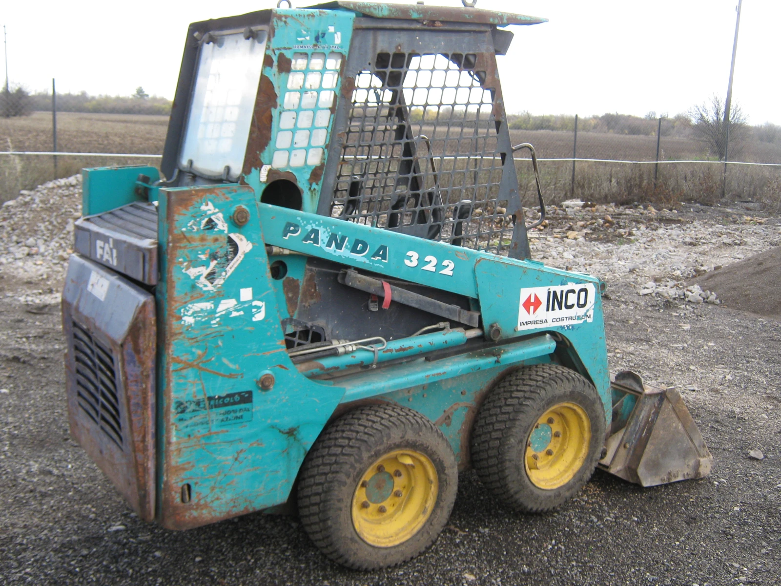 Мини челни товарачи Bobcat 322 - изображение 3