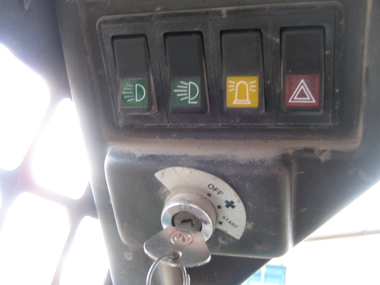 Мини челни товарачи Bobcat 322 - изображение 7