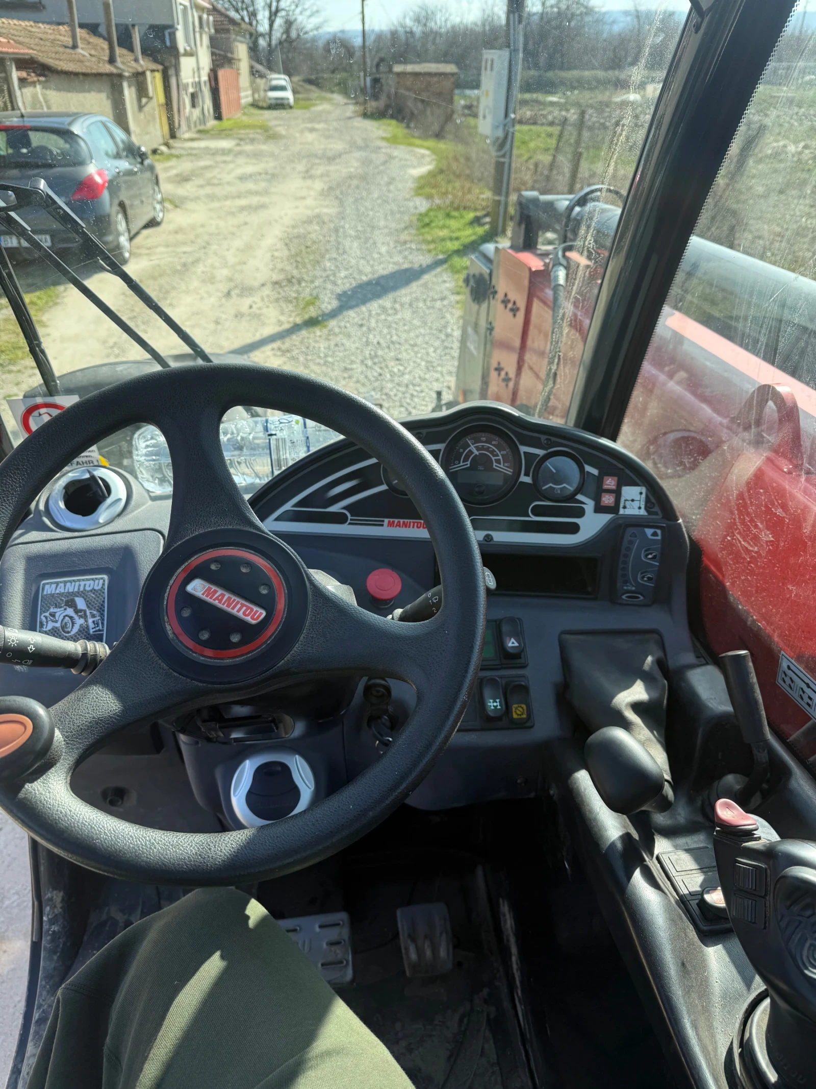 Телескопични товарачи Manitou Mt933, снимка 6 - Индустриална техника - 55568902