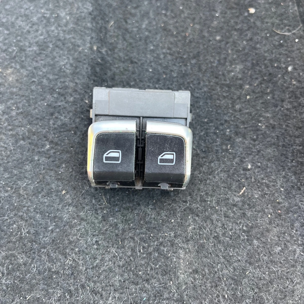 Панел с бутони за управление на прозорци за Audi A5 Coupe 8K0959851C-2696