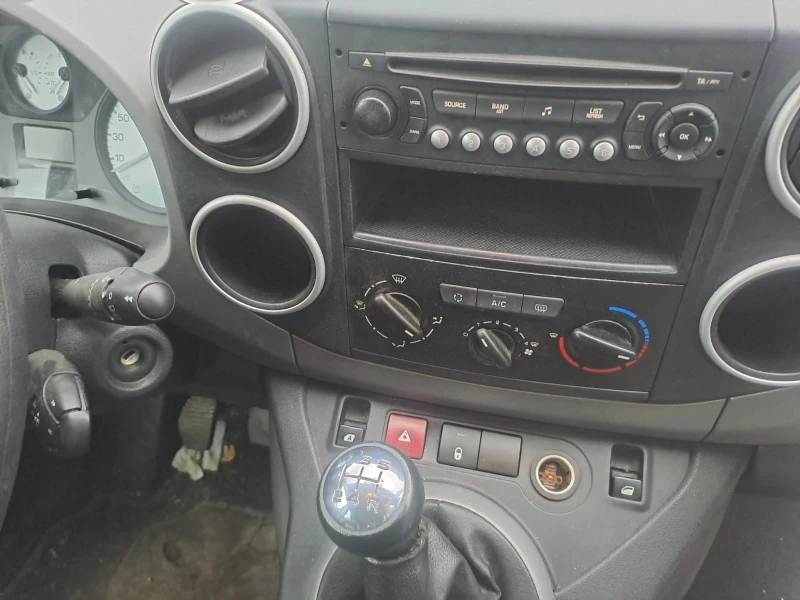 Citroen Berlingo 1.6hdi, снимка 8 - Автомобили и джипове - 44878652