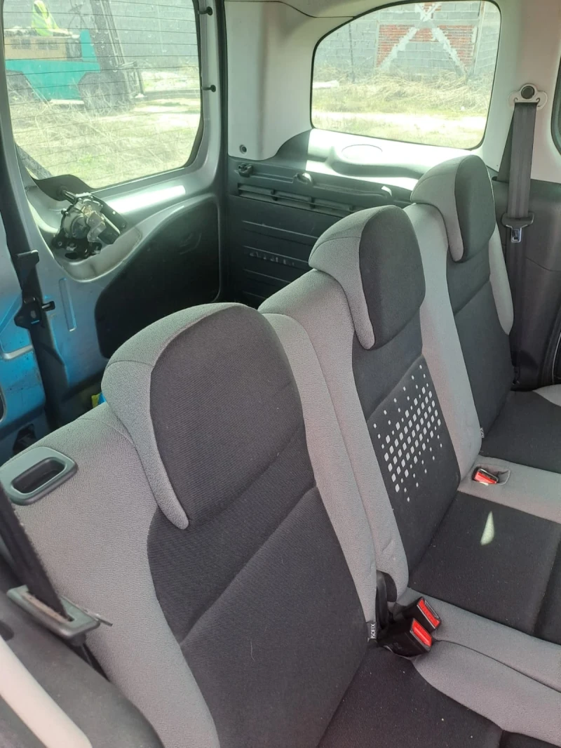 Citroen Berlingo 1.6hdi, снимка 12 - Автомобили и джипове - 46560682