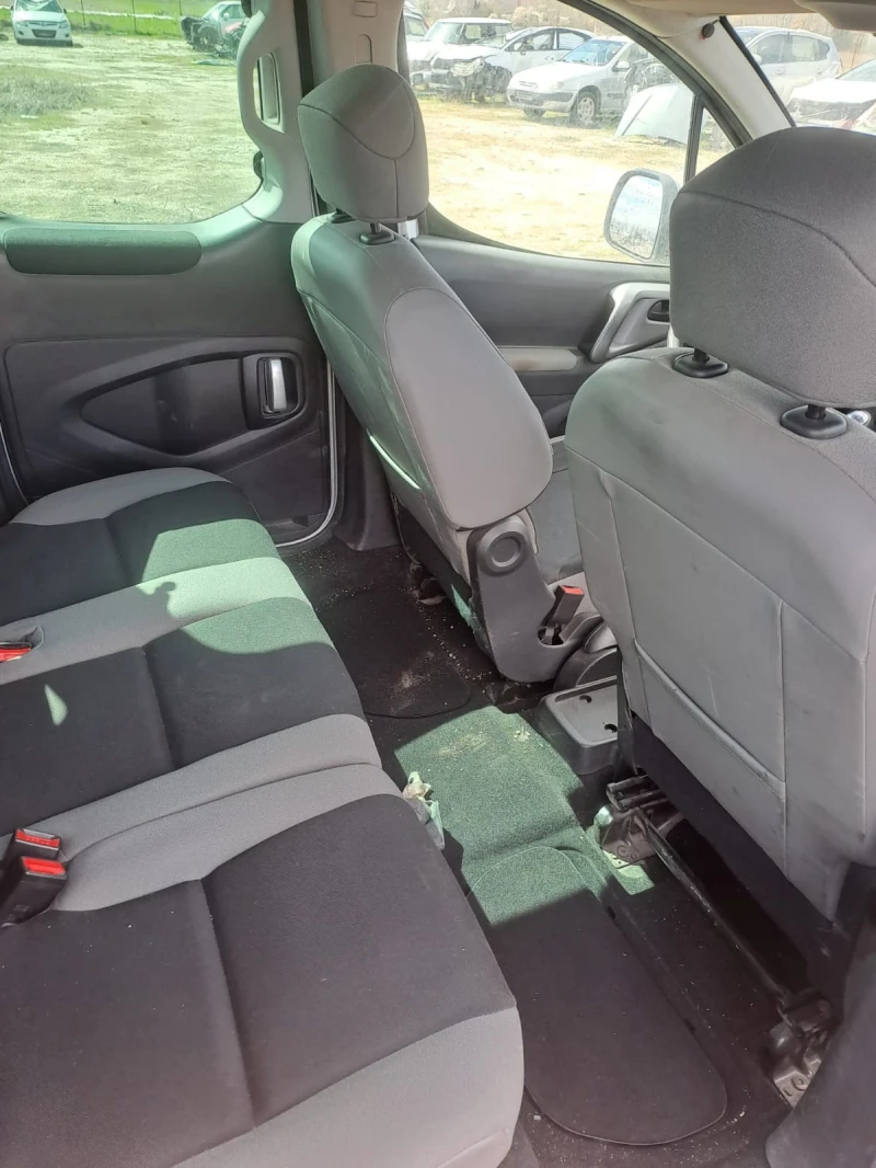 Citroen Berlingo 1.6hdi, снимка 11 - Автомобили и джипове - 44878652