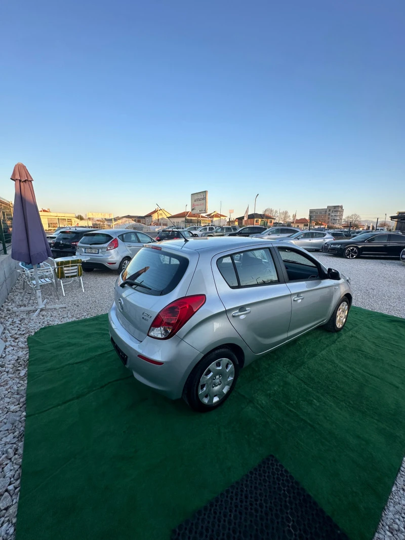 Hyundai I20 1.3, снимка 3 - Автомобили и джипове - 47423087