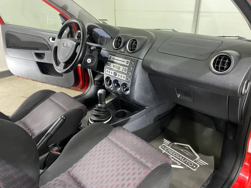 Ford Fiesta 1.6d, снимка 9 - Автомобили и джипове - 48031325