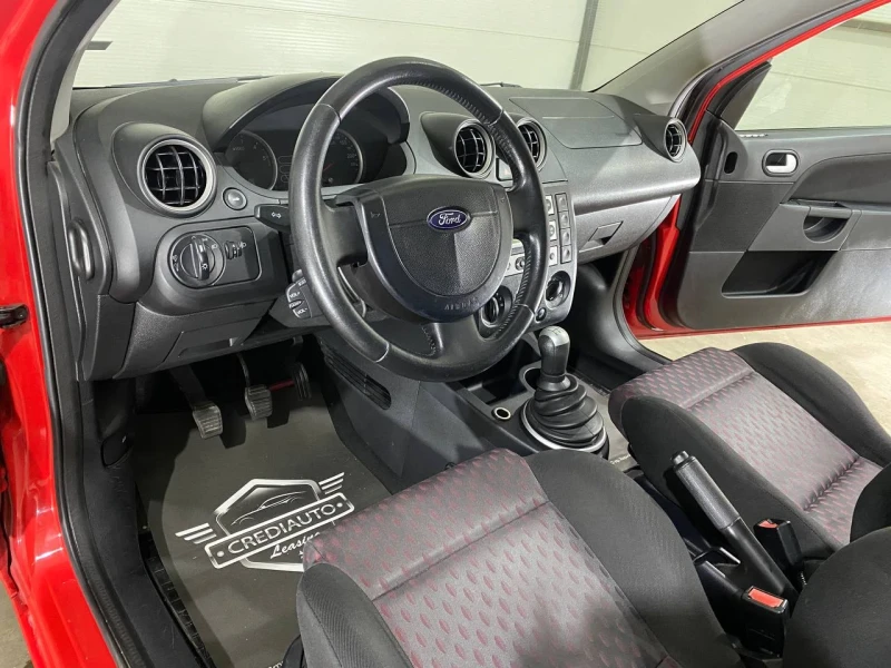 Ford Fiesta 1.6d, снимка 7 - Автомобили и джипове - 48031325