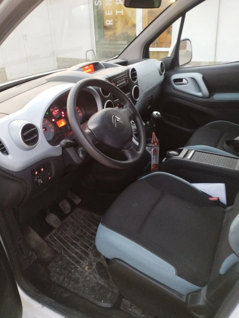 Citroen Berlingo 1600, снимка 7 - Автомобили и джипове - 48375520