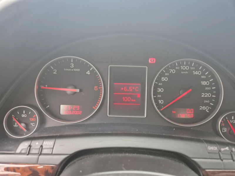 Audi A4 1.9TDI, 4Х4, ЛЕКИ ЗАБЕЛЕЖКИ , снимка 8 - Автомобили и джипове - 48789530