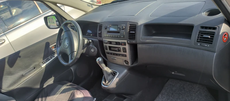 Toyota Corolla verso, снимка 12 - Автомобили и джипове - 49235852