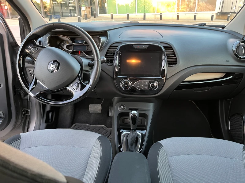Renault Captur 1.2, снимка 6 - Автомобили и джипове - 51359394