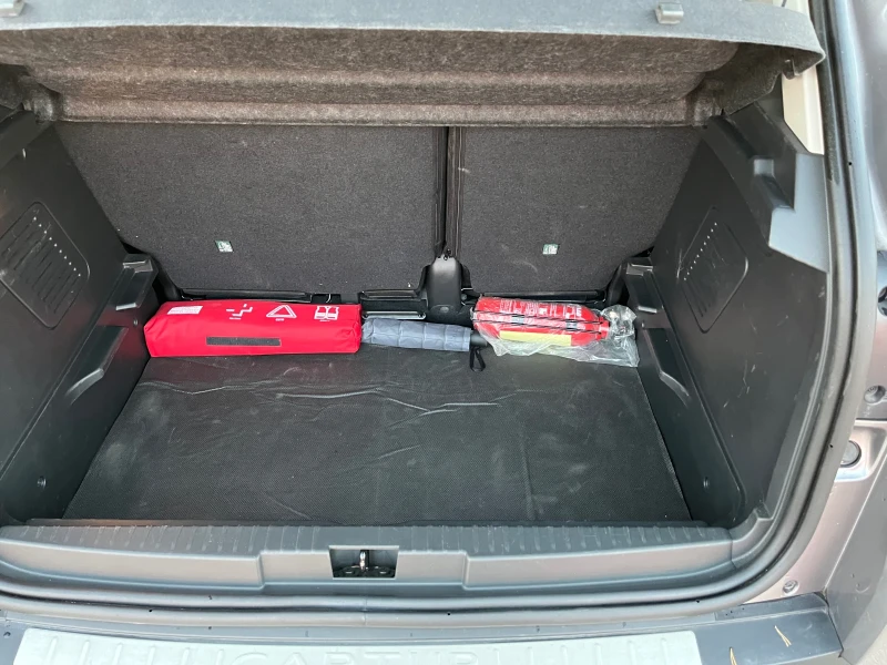 Renault Captur 1.2, снимка 15 - Автомобили и джипове - 51359394