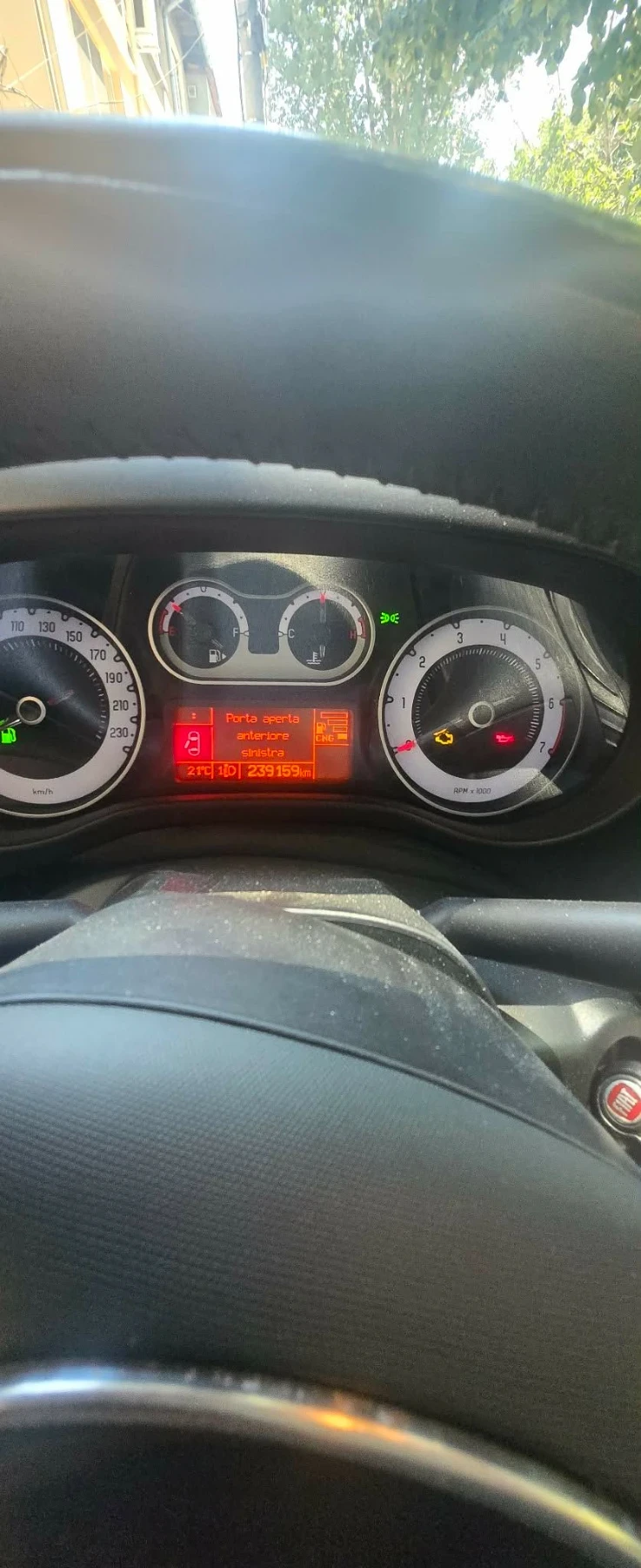 Fiat 500L, снимка 7 - Автомобили и джипове - 55585679