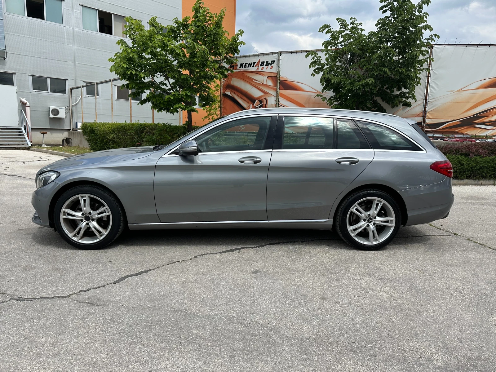 Mercedes-Benz C 220 CDI Bluetec 170к.с. Автоматик - изображение 2