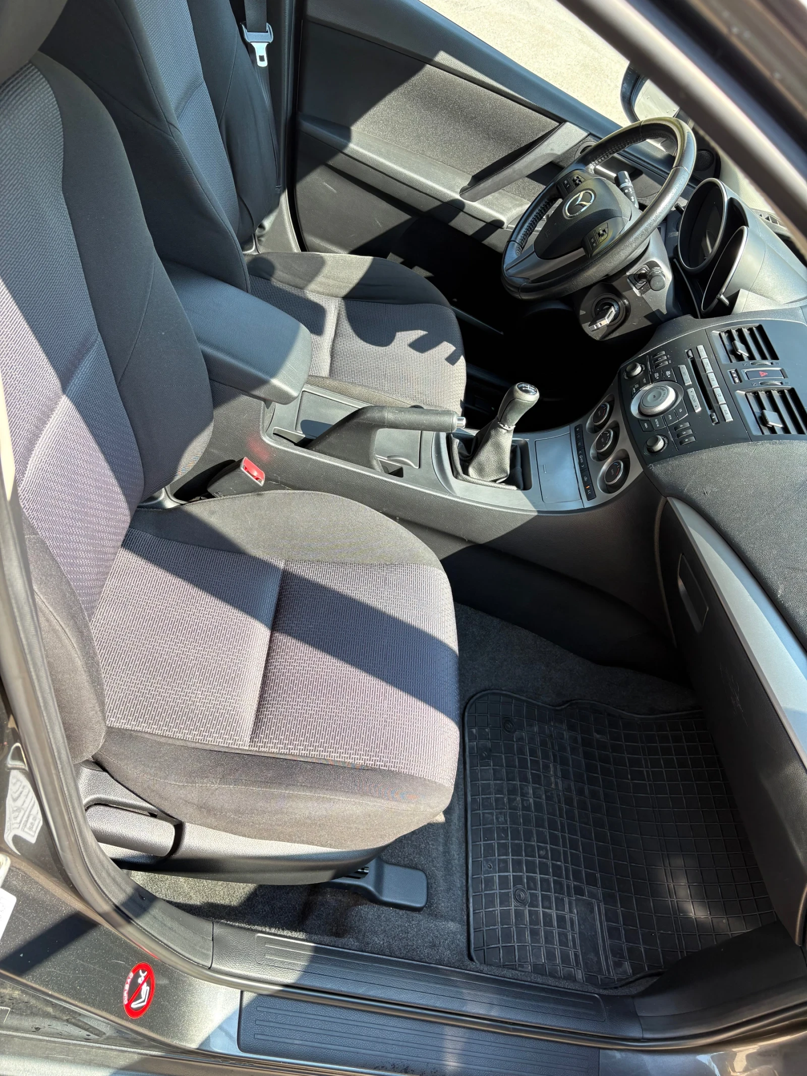 Mazda 3 1.6 MZ-CD - изображение 8