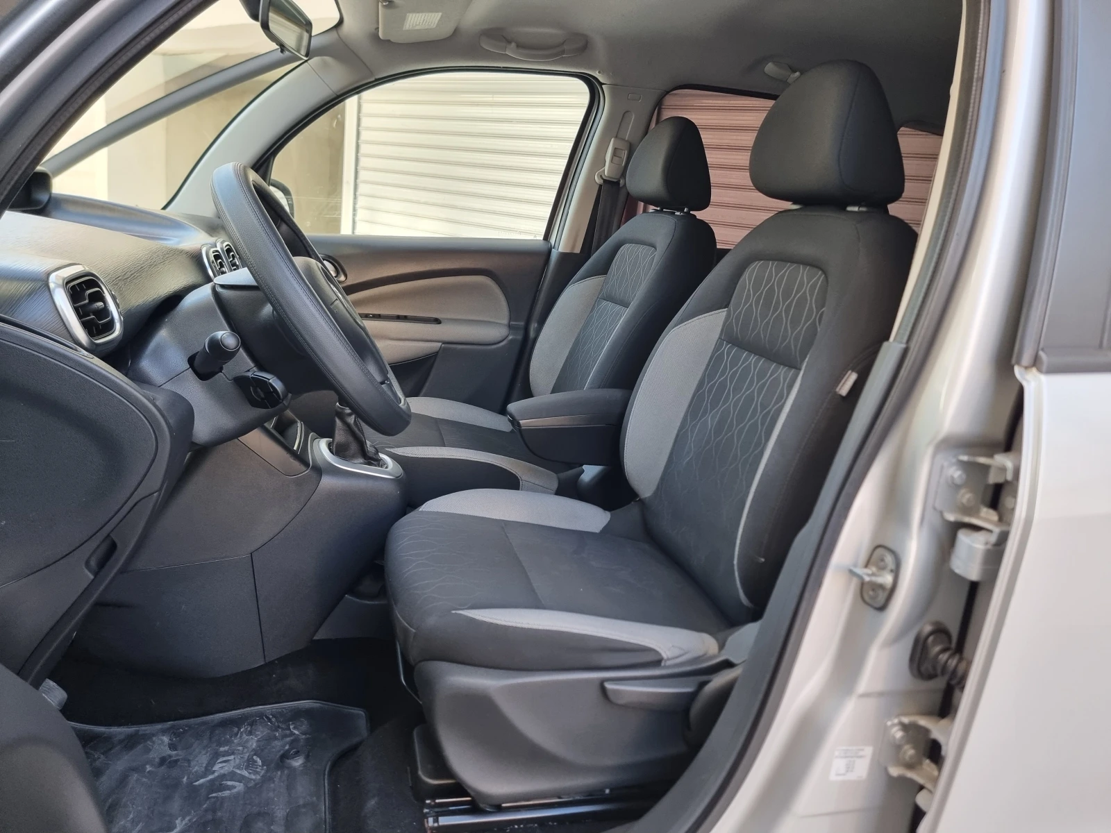 Citroen C3 Picasso 1.6 HDI* EXCLUSIVE , снимка 9 - Автомобили и джипове - 53836007