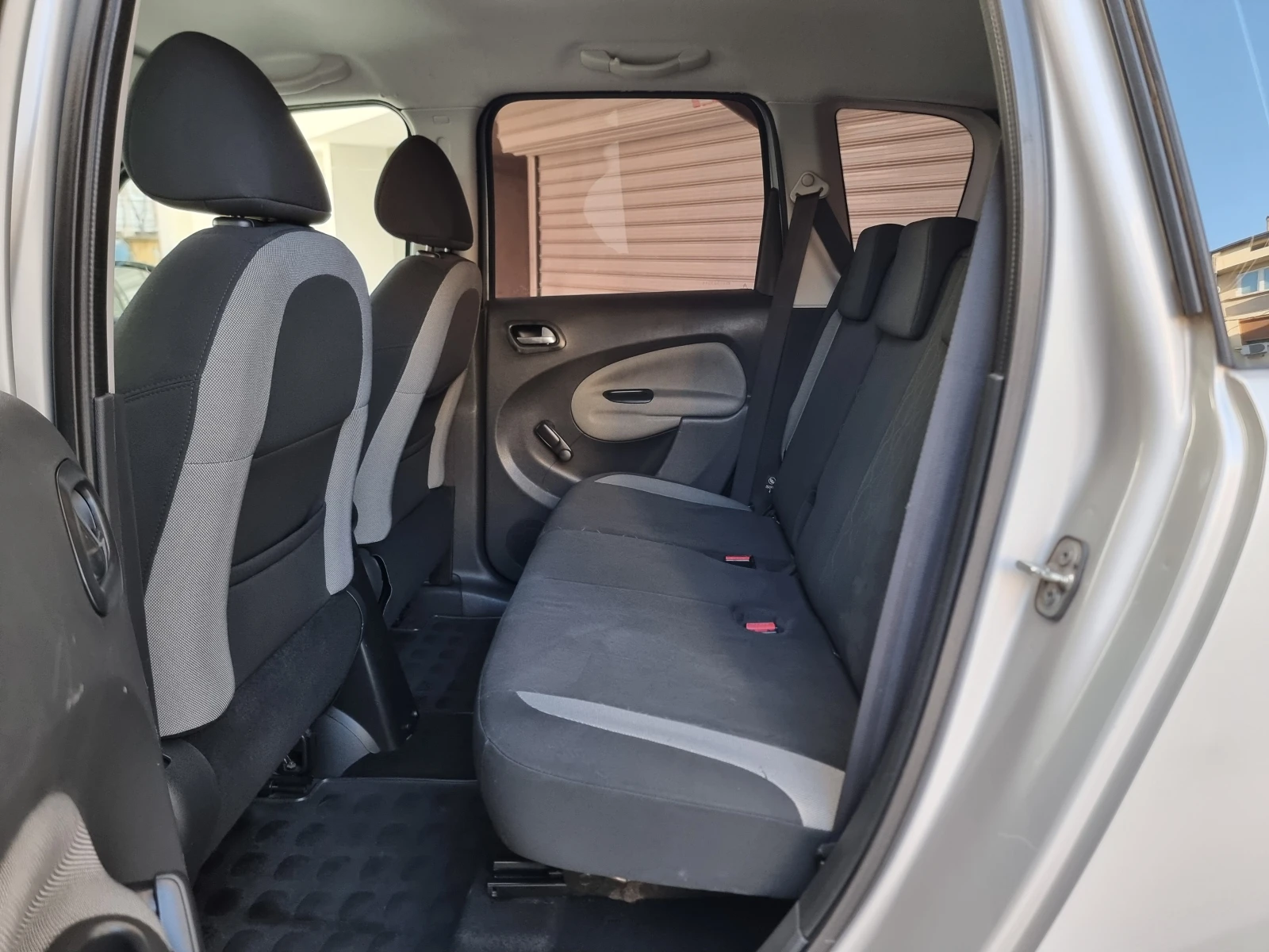 Citroen C3 Picasso 1.6 HDI* EXCLUSIVE , снимка 17 - Автомобили и джипове - 53836007