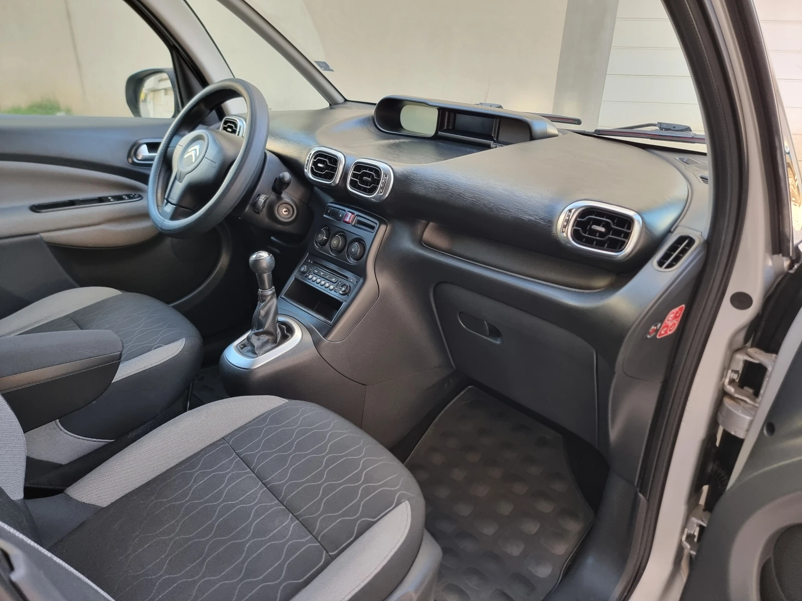 Citroen C3 Picasso 1.6 HDI* EXCLUSIVE , снимка 12 - Автомобили и джипове - 53836007