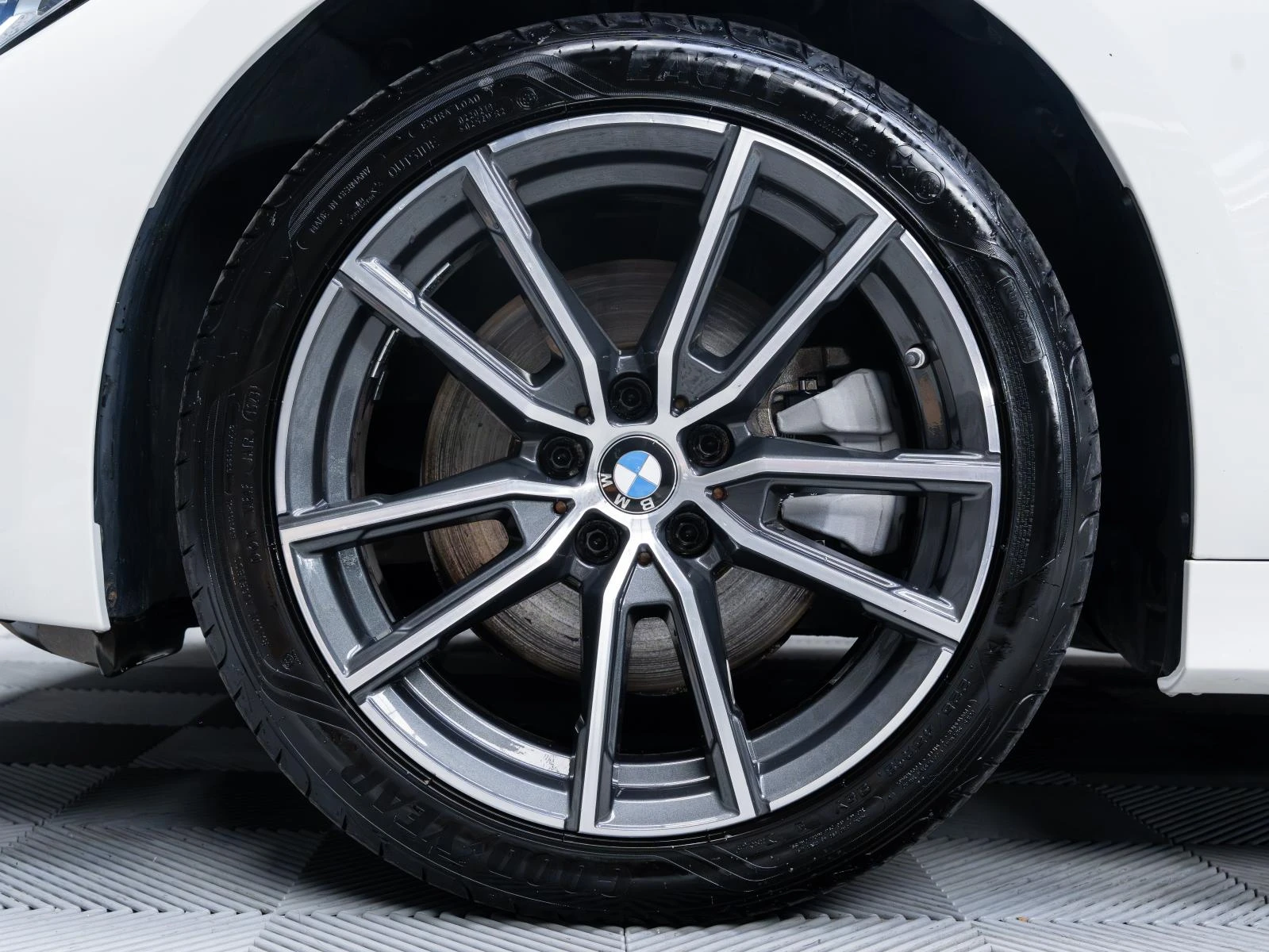 BMW 330 i* HUD* MEMORY* ПОДГРЕВ* CAM* PANO* , снимка 16 - Автомобили и джипове - 54065133