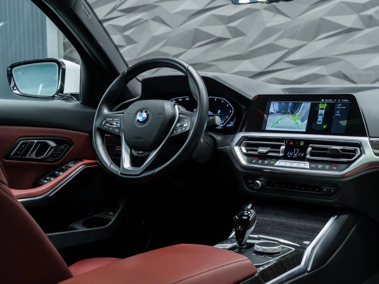 BMW 330 i* HUD* MEMORY* ПОДГРЕВ* CAM* PANO* , снимка 11 - Автомобили и джипове - 54065133