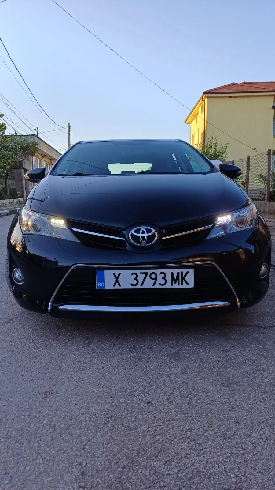 Toyota Auris 1.4, снимка 11 - Автомобили и джипове - 54336947