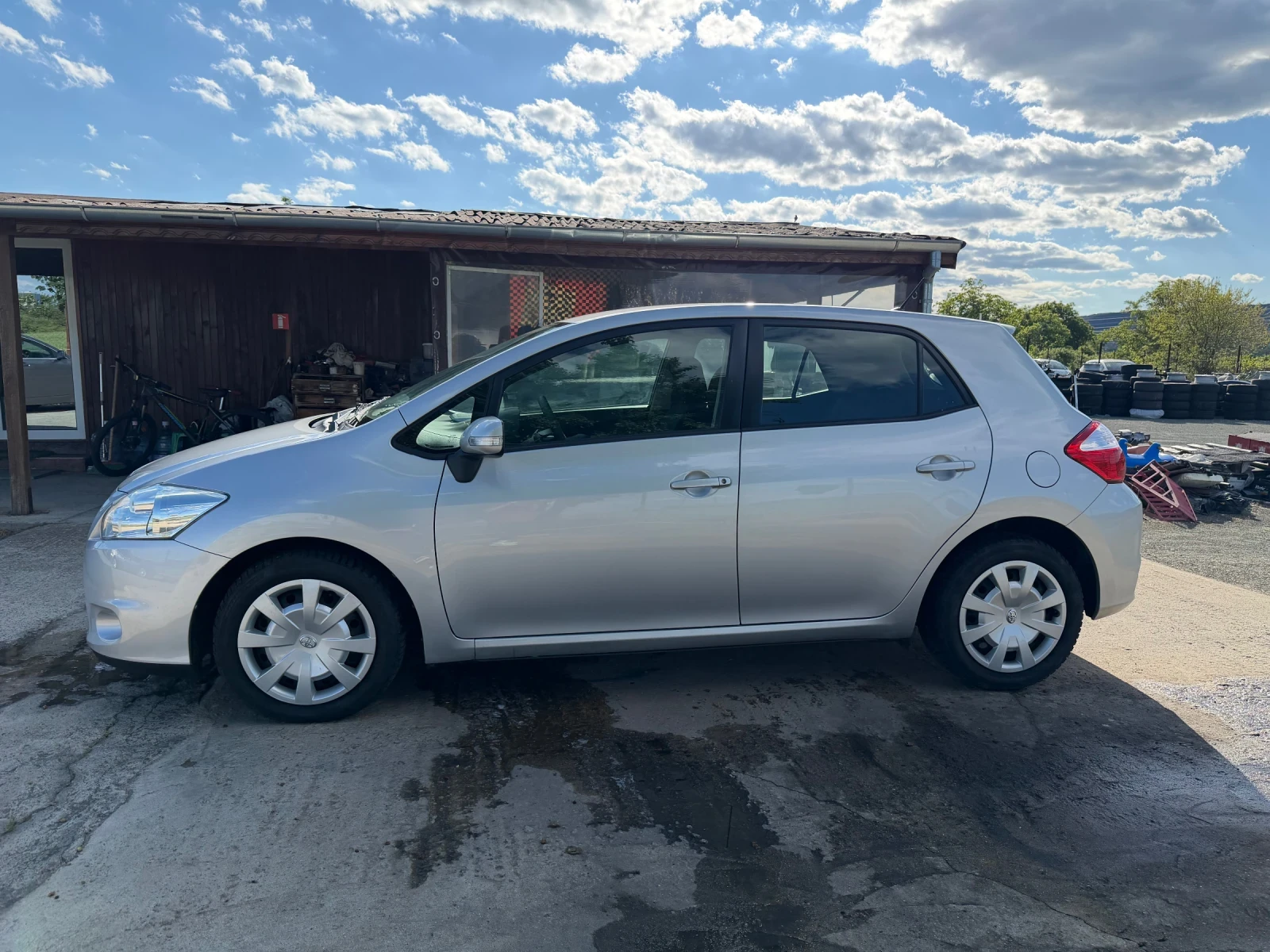 Toyota Auris 1.6, снимка 4 - Автомобили и джипове - 54556026