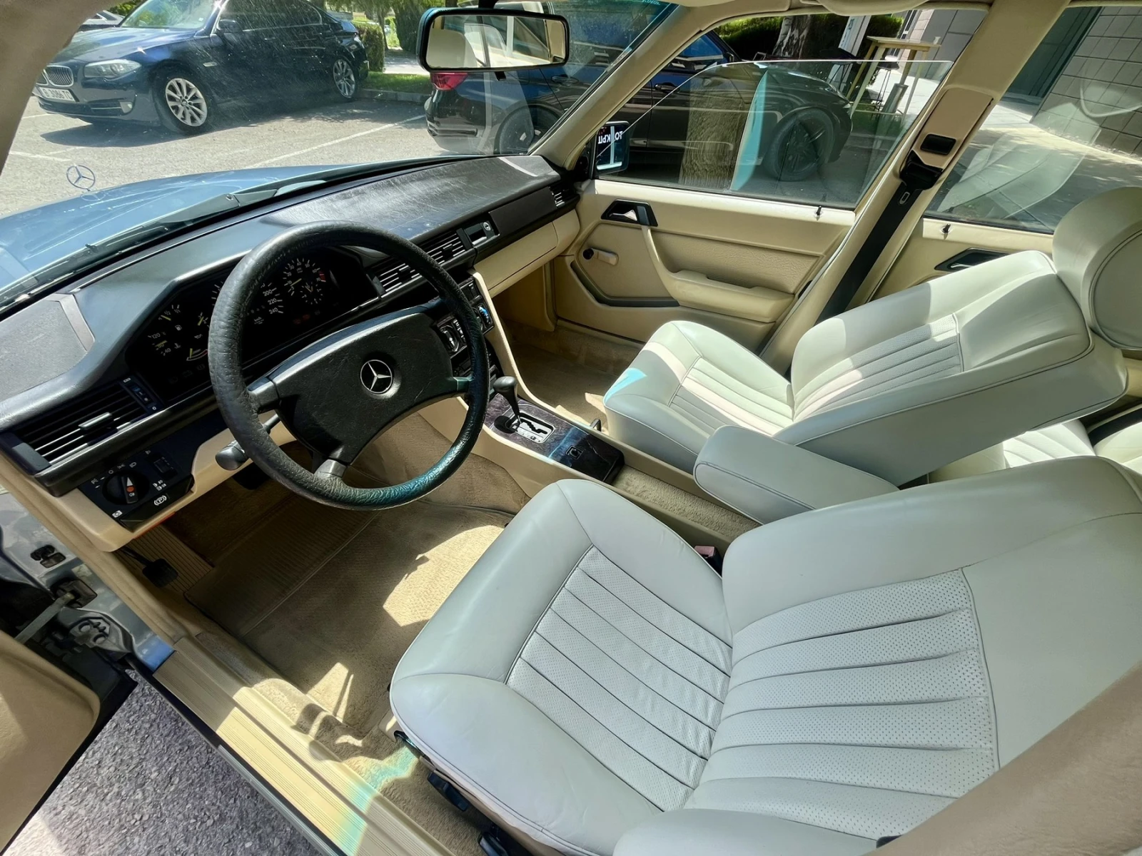 Mercedes-Benz 124 260E M103, снимка 9 - Автомобили и джипове - 54739524