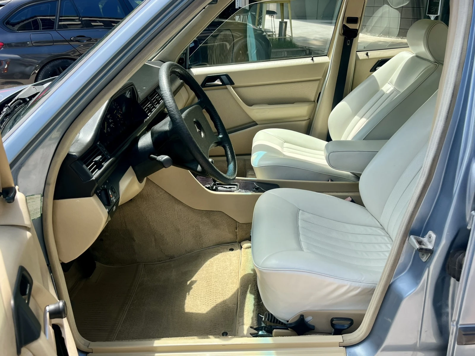 Mercedes-Benz 124 260E M103, снимка 8 - Автомобили и джипове - 54739524