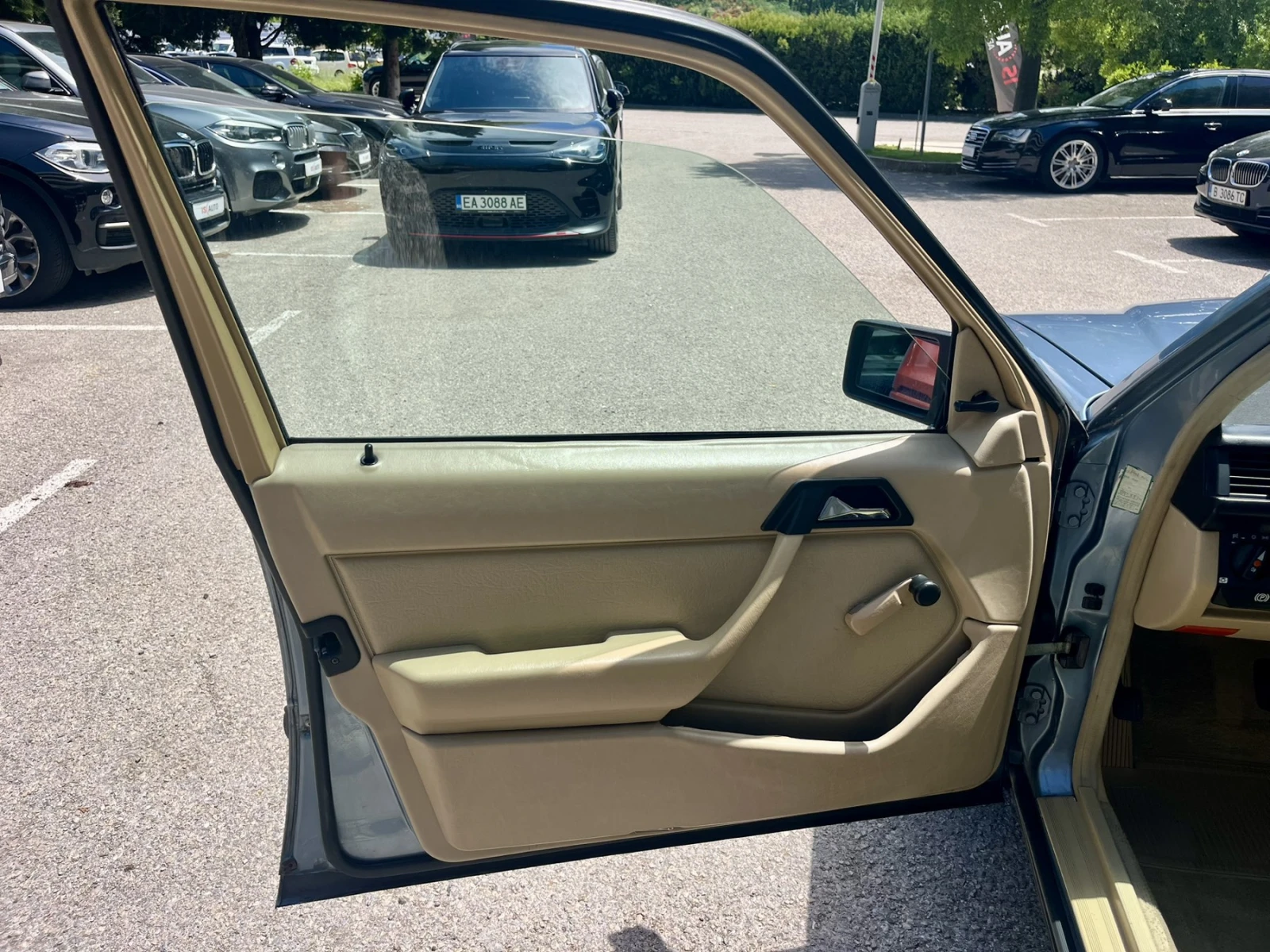 Mercedes-Benz 124 260E M103, снимка 10 - Автомобили и джипове - 54739524