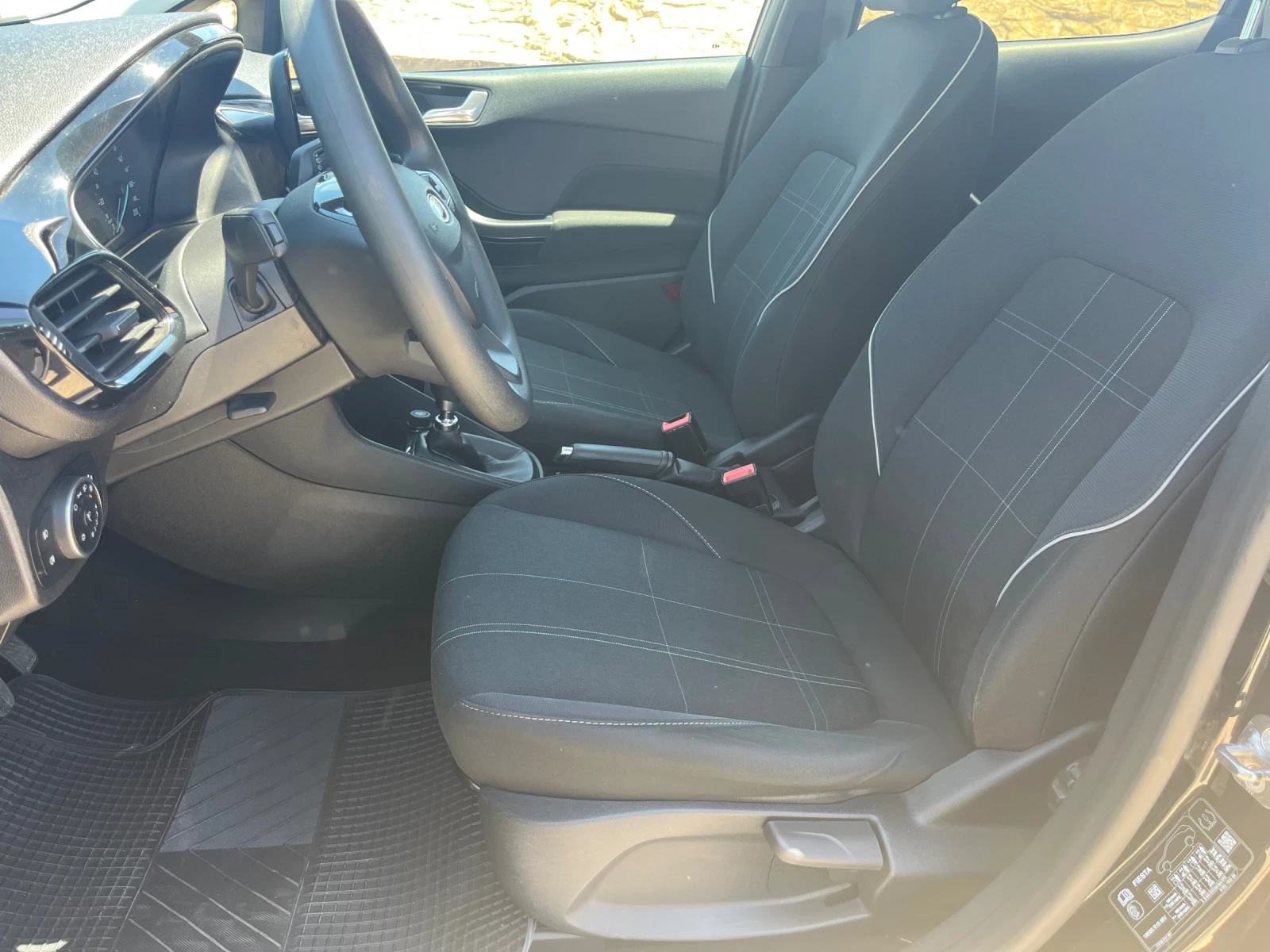 Ford Fiesta 1.5TDCI Business, снимка 9 - Автомобили и джипове - 55030916