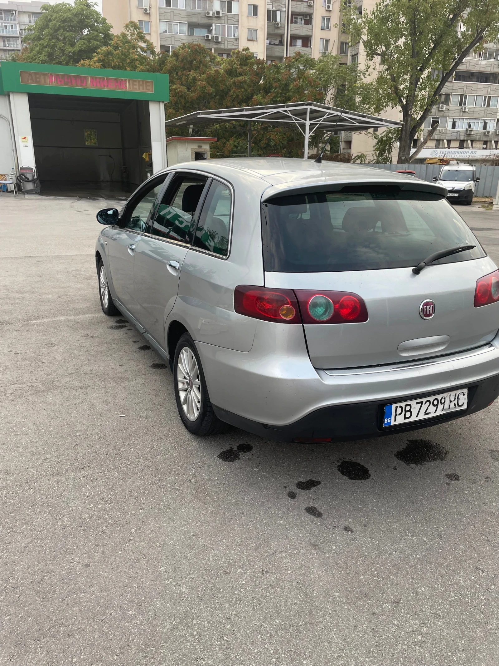 Fiat Croma 1.9 Multijet автомат, снимка 4 - Автомобили и джипове - 56045852