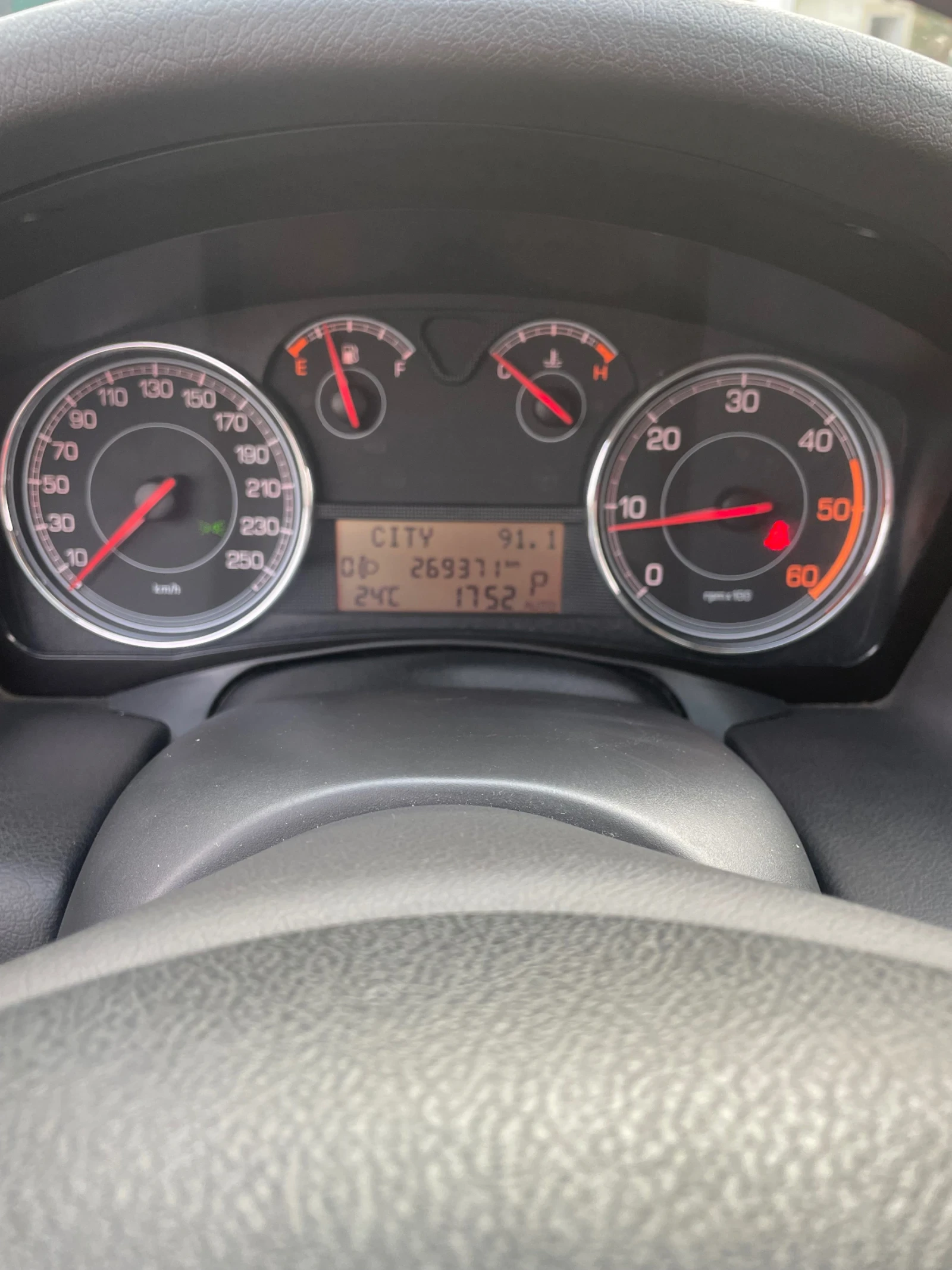Fiat Croma 1.9 Multijet автомат, снимка 9 - Автомобили и джипове - 56045852