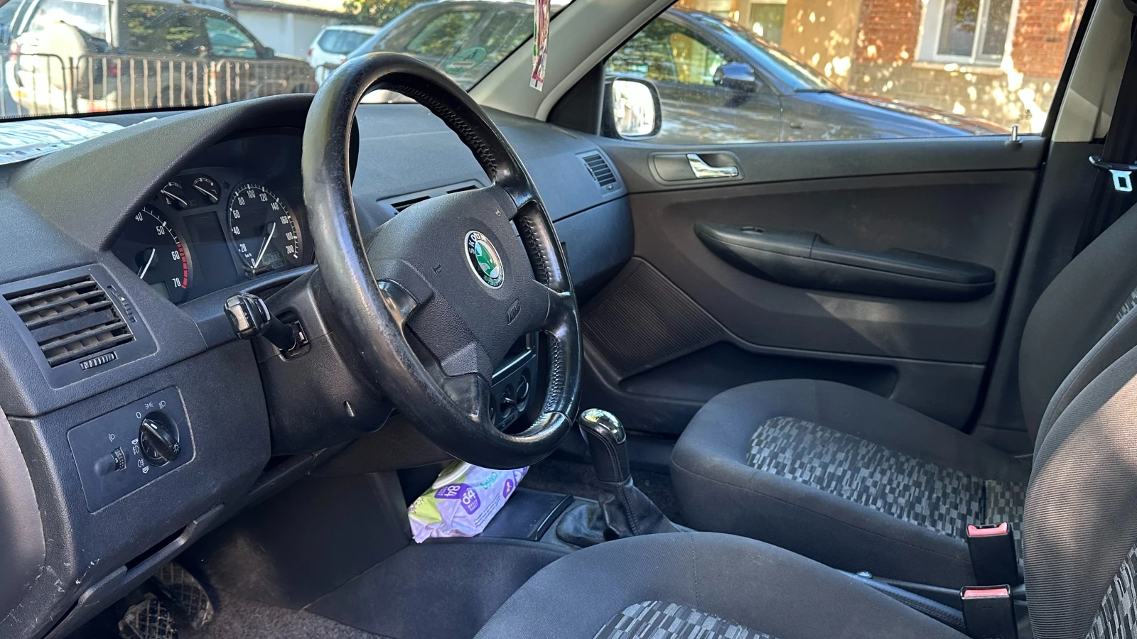 Skoda Fabia, снимка 5 - Автомобили и джипове - 56058812
