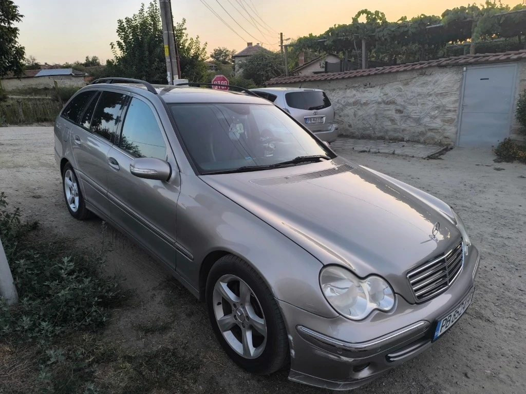 Mercedes-Benz 220, снимка 2 - Автомобили и джипове - 56606447