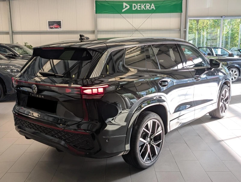 VW Tayron 2.0 TDI 4-MOTION R-LINE PANO H/K 360 7МЕСТЕН, снимка 4 - Автомобили и джипове - 52683790