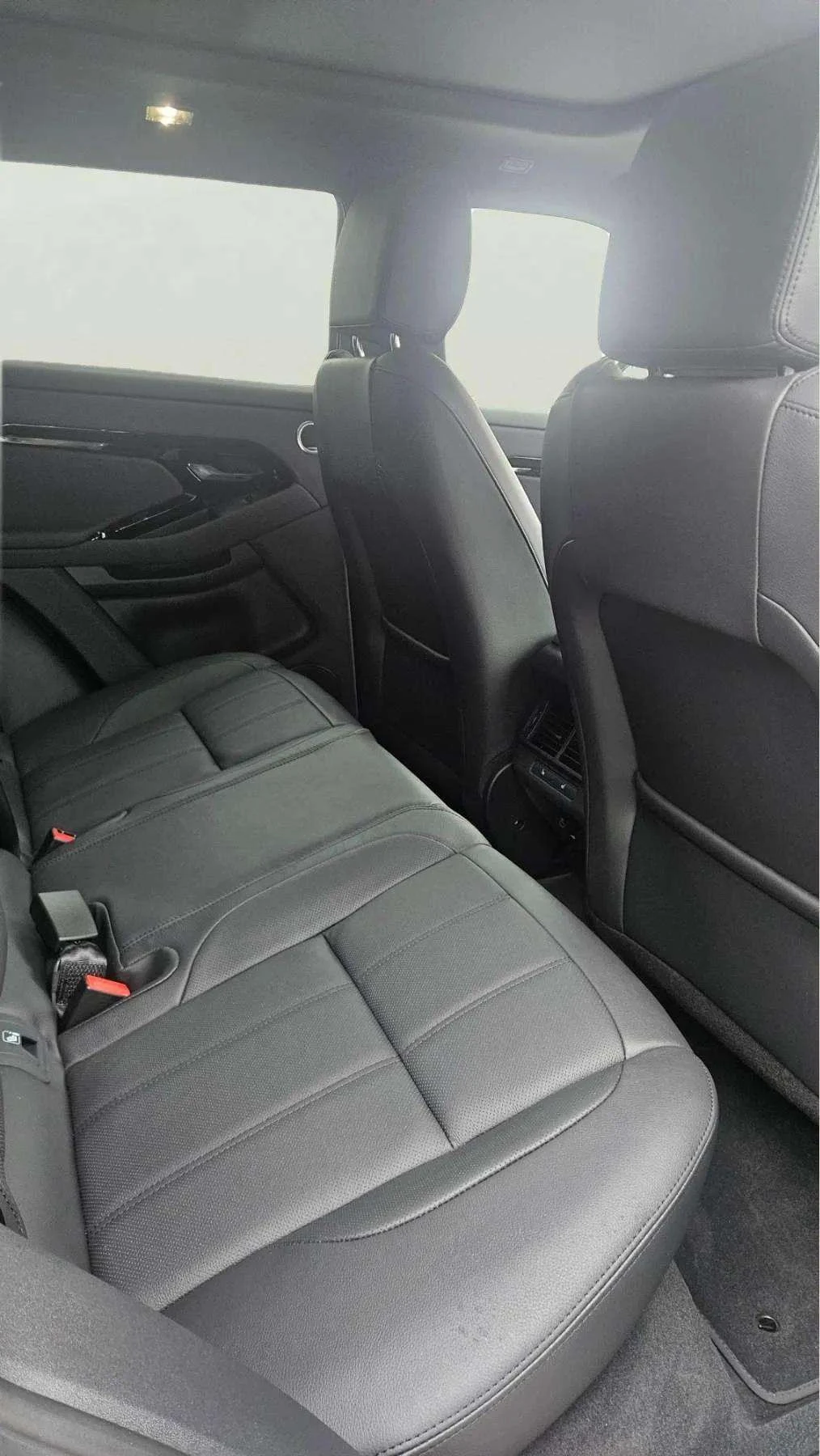 Land Rover Range Rover Evoque 1.5 I3 PHEV - изображение 9