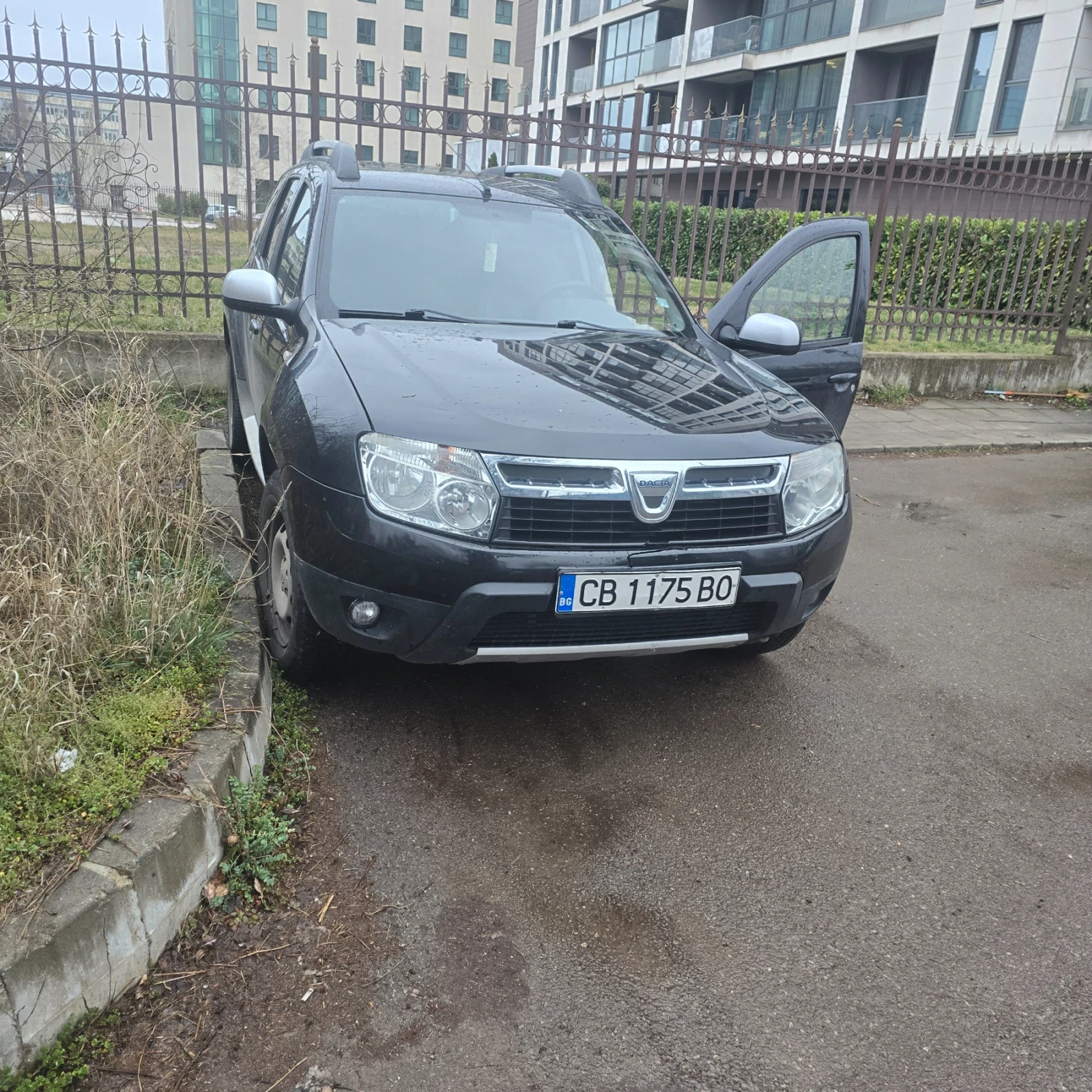 Dacia Duster, снимка 3 - Автомобили и джипове - 54021848